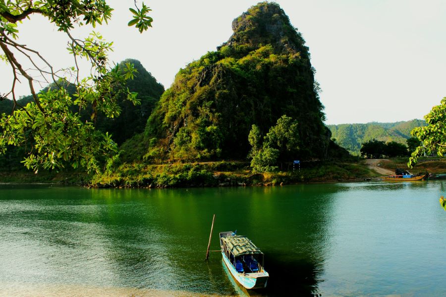 quang binh day trips to phong nha ke bang national park