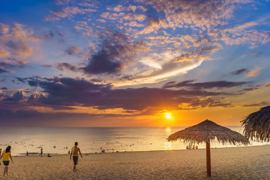 quang binh tour to nhat le beach