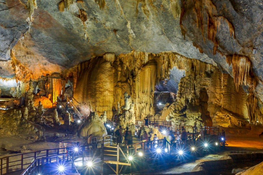 quang binh trips to paradise cave
