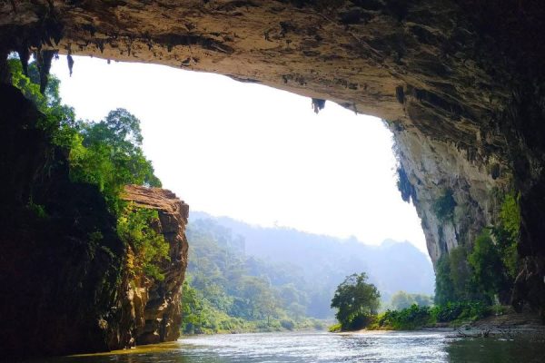 puong cave in ba ba national park