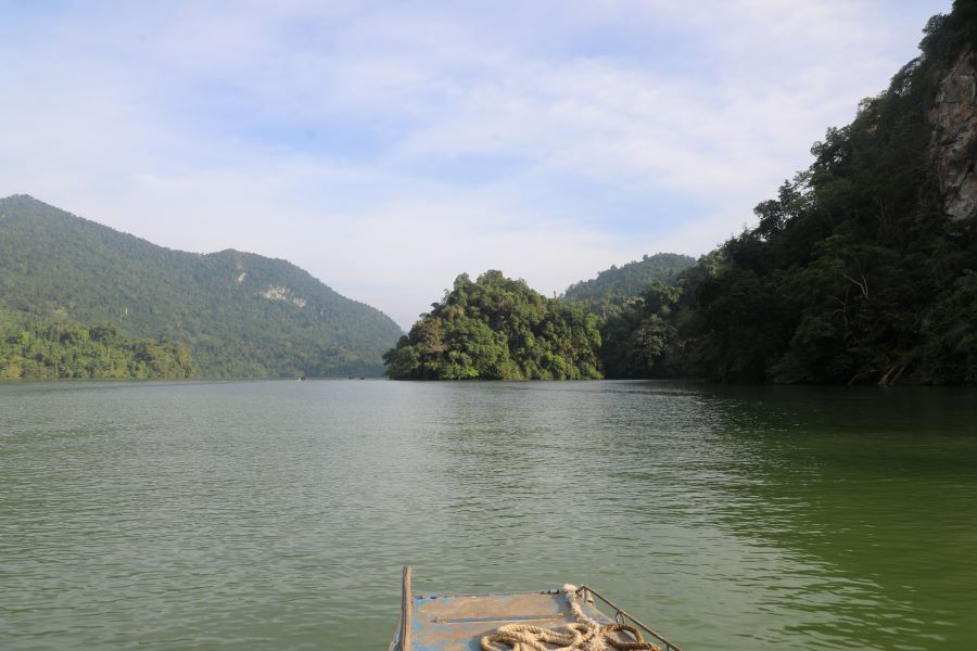 the ba be lake in bac kan