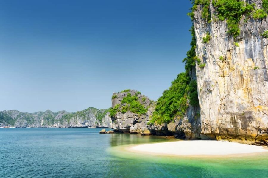 Ba Trai Dao Beach - Halong Bay Cruise Tours