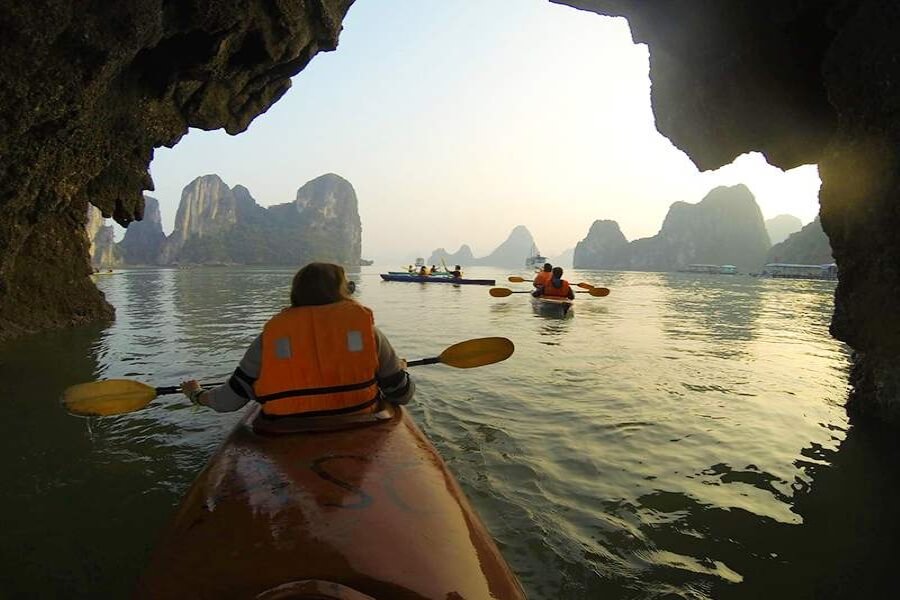 Kayaking Halong