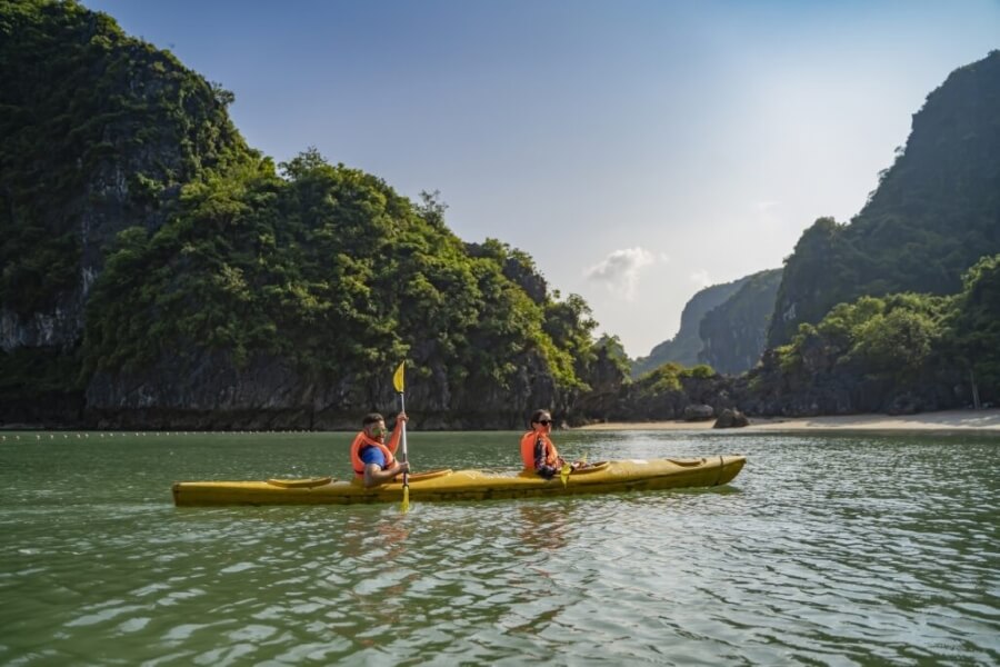 Kayaking to Trinh Nu Cave - Halong Bay Tours