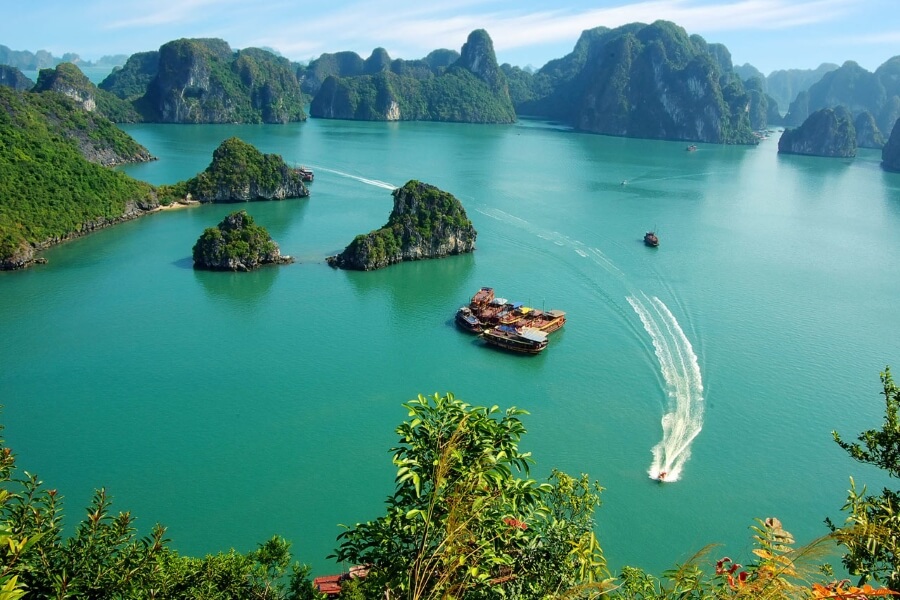 Lan Ha Bay - Halong Bay