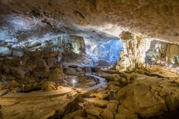 Sung Sot Cave Halong Tours