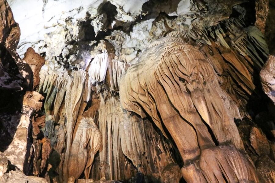 Trung Trang Cave Cat Ba