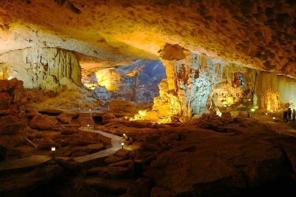 Thien Canh Son cave - Vietnam Classic Tours