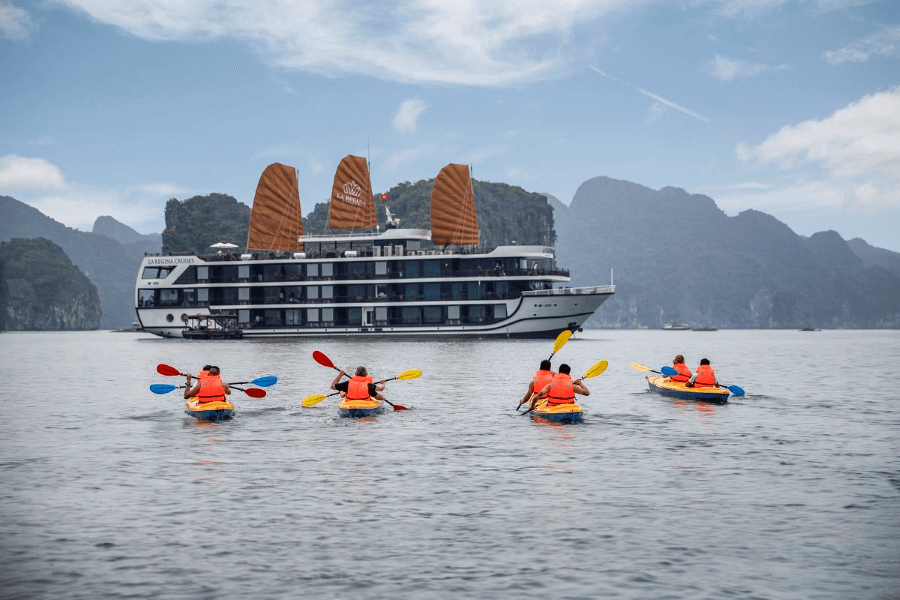 kayak activities - Halong Bay Cruise Tours