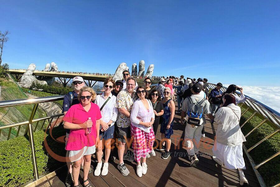 Visitors visit Danang - Vietnam vacation