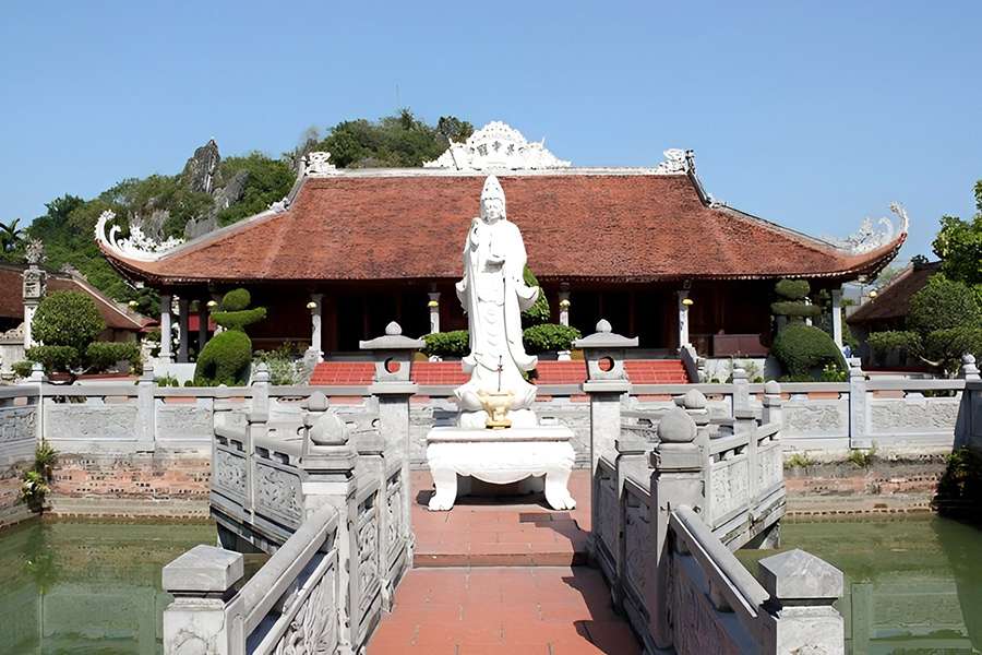 Canh Huong pagoda - Halong Bay shore excursions