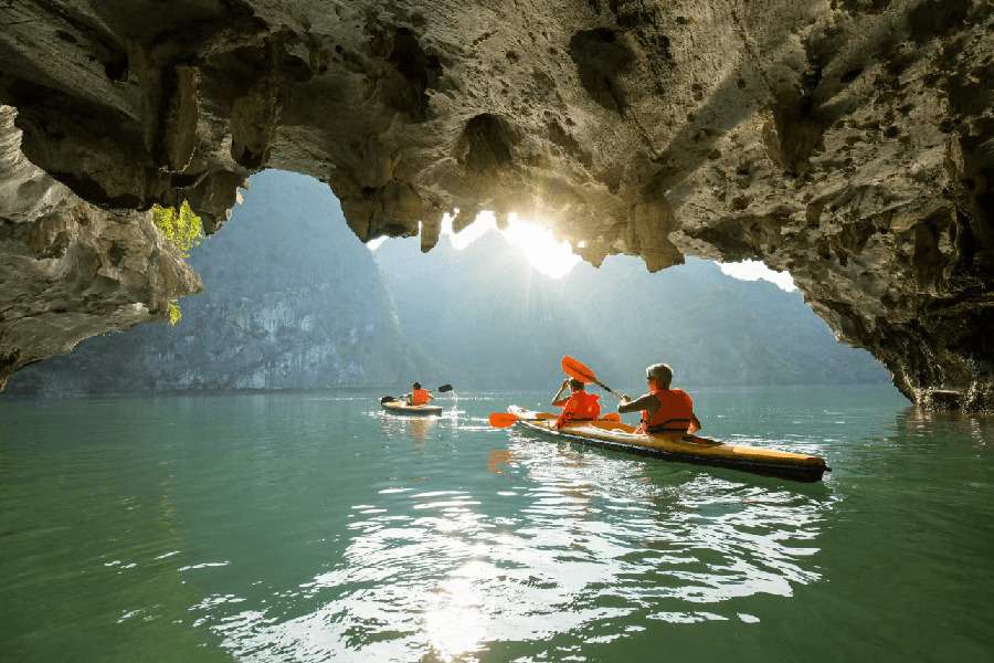 Kayaking Dark & Bright Cave - Halong Bay Tours
