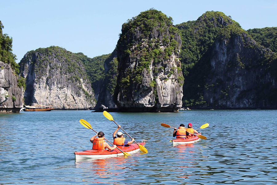 Kayaking Lan Ha Bay - Cruise Tours