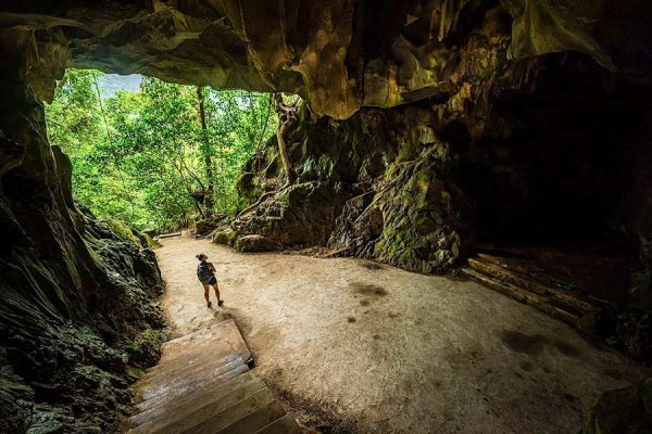 Trung Trang Cave - Halong Bay Cruise Tours