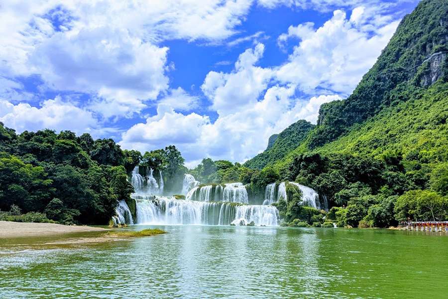 Ban Gioc Waterfall - Vietnam vacations
