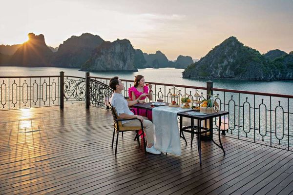 Sunset Indochine Premium Halong Bay tours