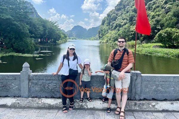 Joyful Vietnam family tour