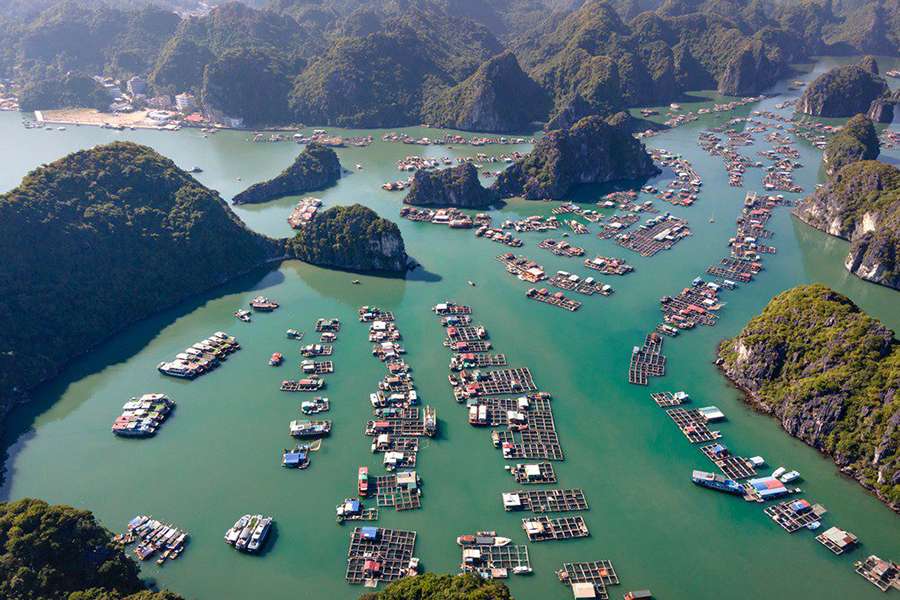 Lan Ha Bay- Vietnam family tours