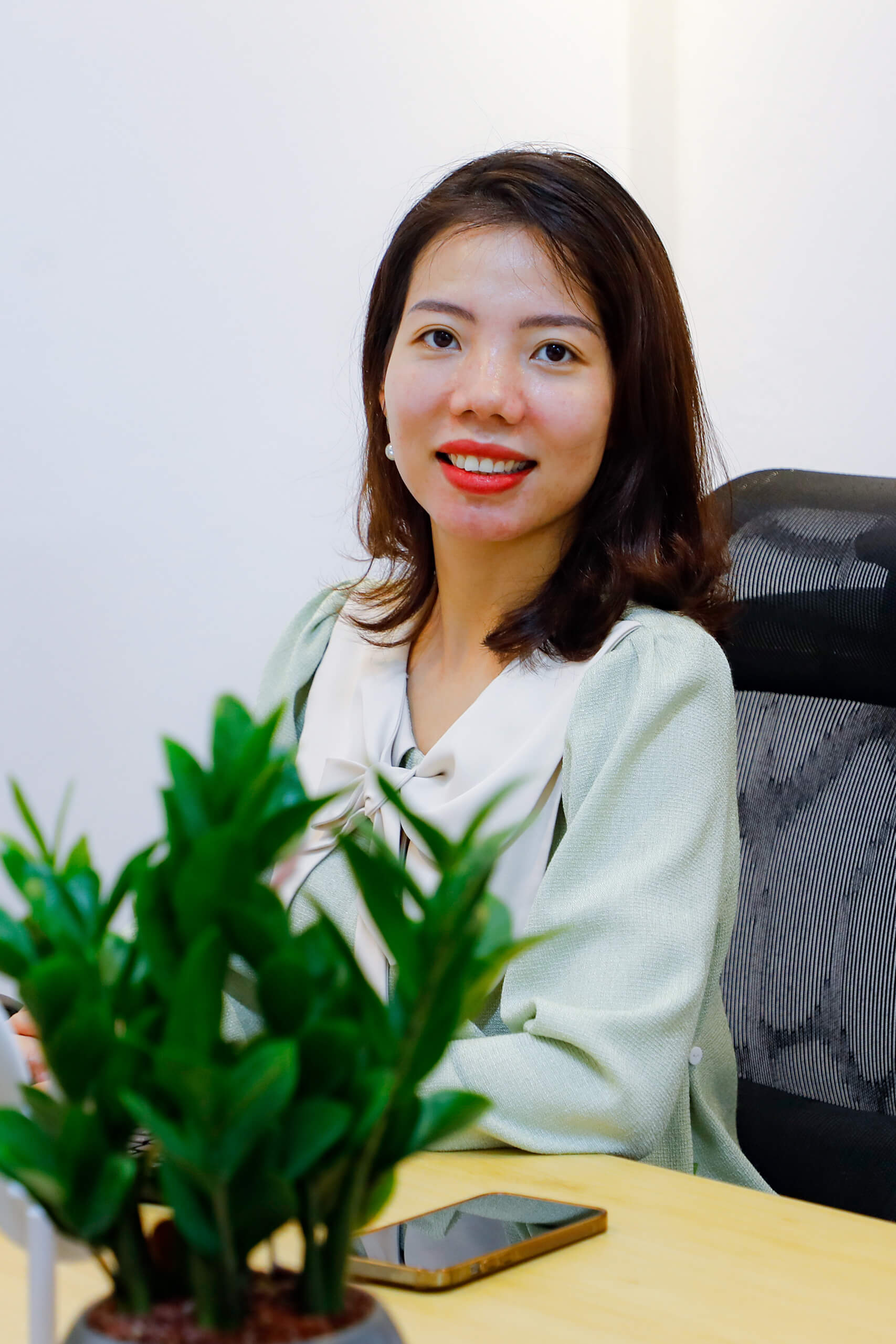 Mrs. Trung Thu - Director of Sales of Domestic Travel