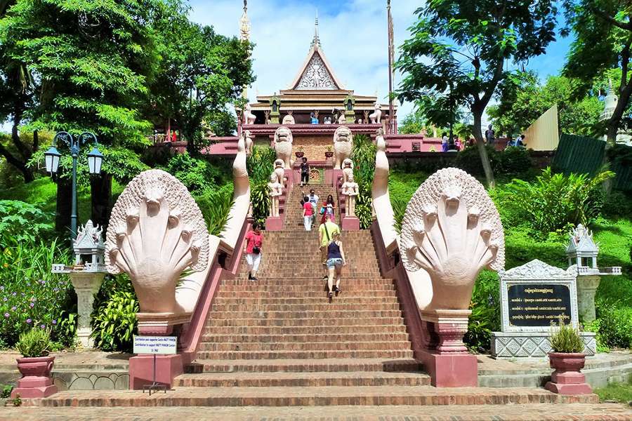 Wat Phnom - Indochina tours