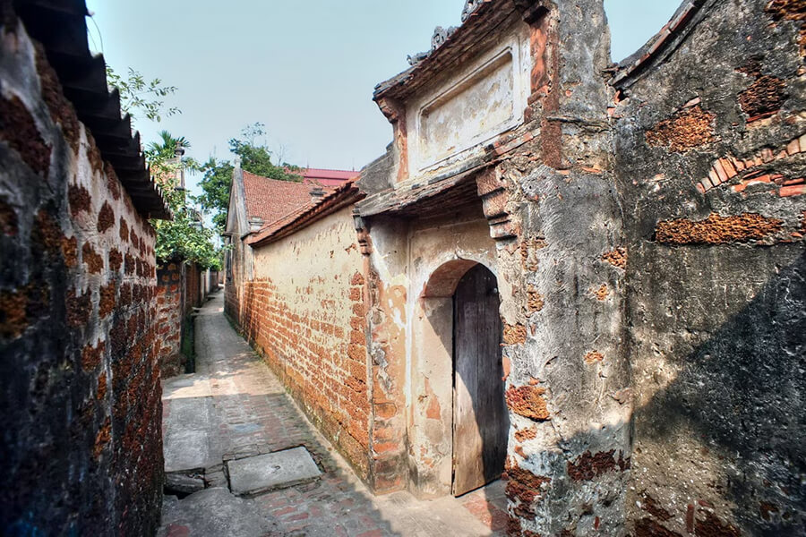 Duong Lam ancient village - Vietnam tour packages