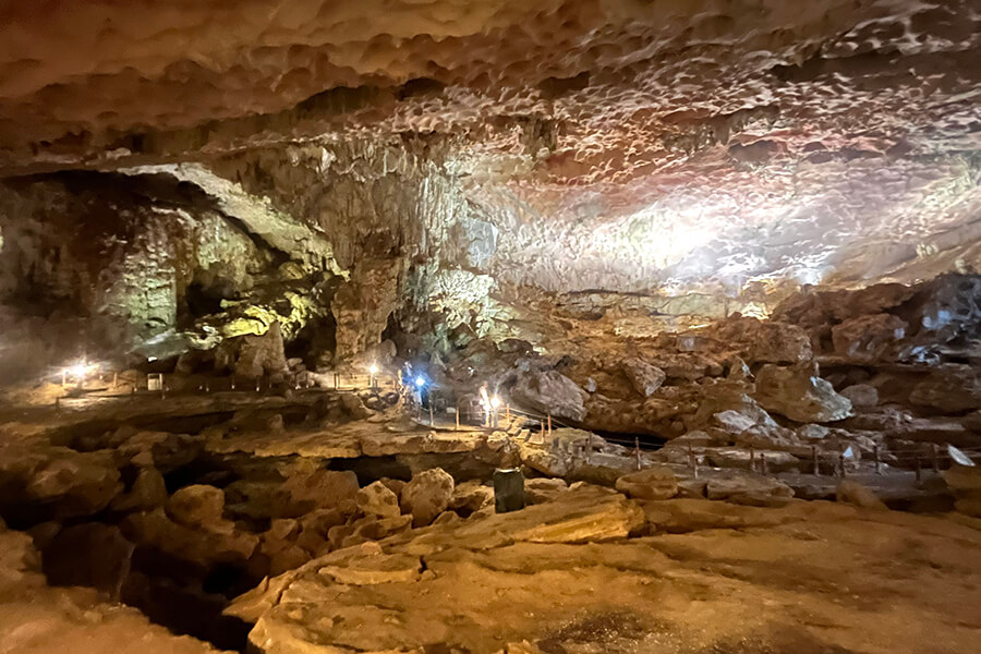 Sung Sot Cave - Vietnam Cambodia tours