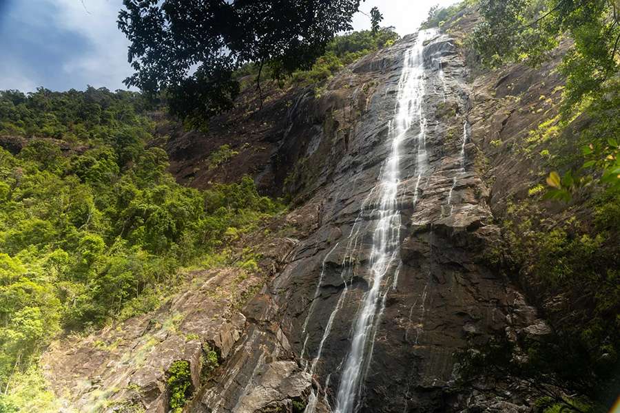 Do Quyen waterfall - Hue tours