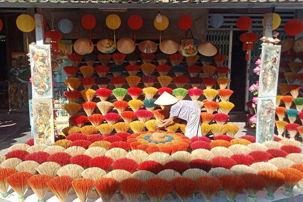 Hue tours - Thuy Xuan incense village