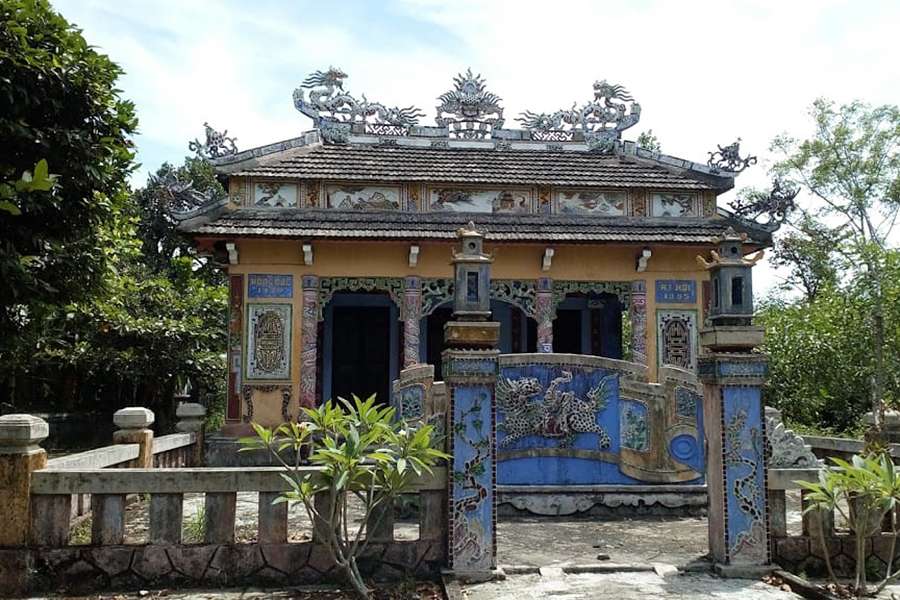 Phuoc Tich ancient village - Hue tours