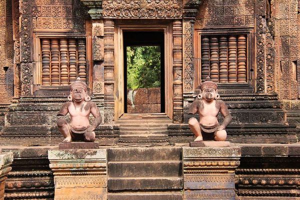 A Journey Around Indochina – 28 Days