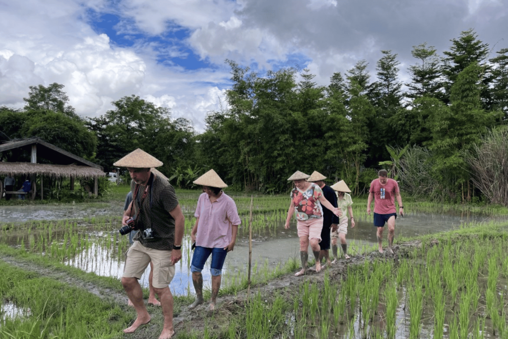 sustainable travel with vietnam local tour operators
