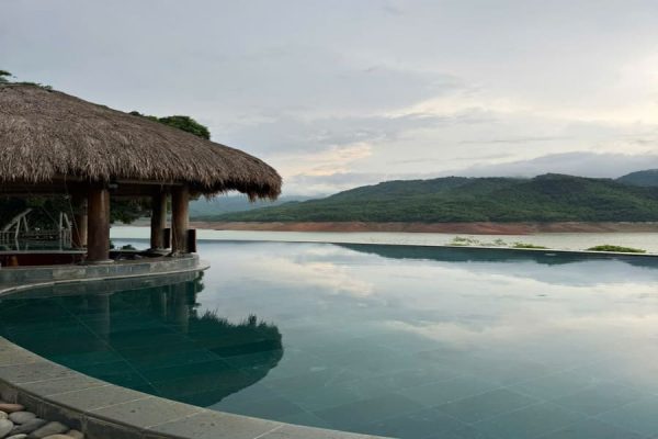 mai chau hideaway lake resort - vietnam day tourrs