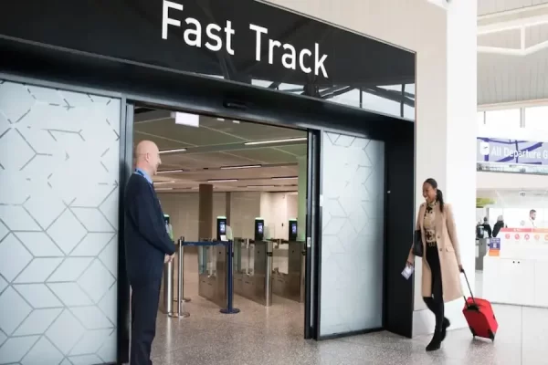 Hanoi airport fast track