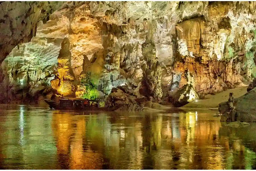 Vietnam Adventure - Phong Nha Cave