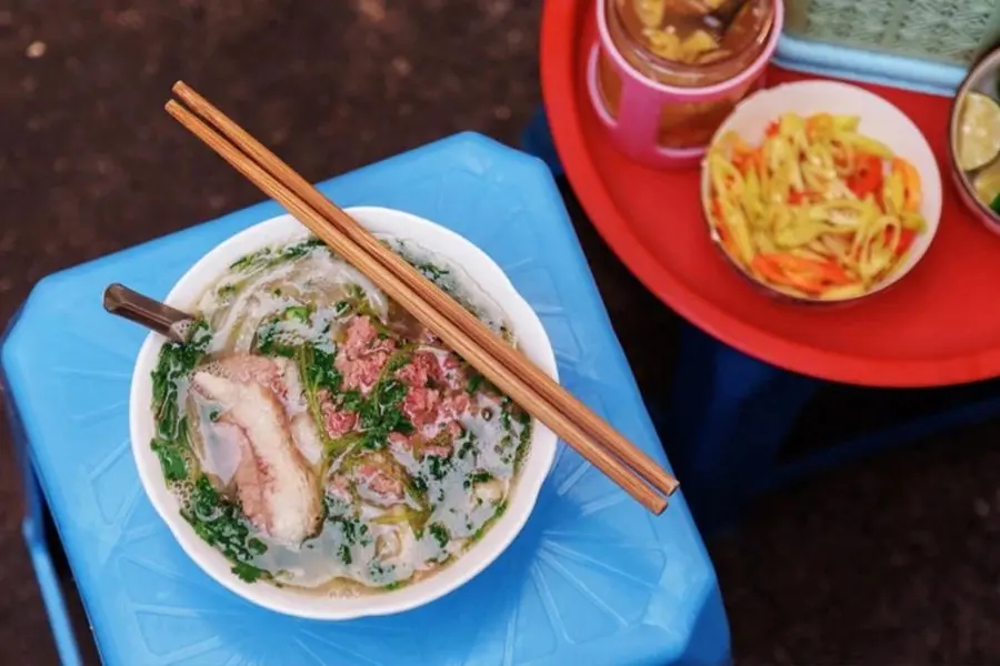 Vietnam Michelin Noodles - Pho Au Trieu