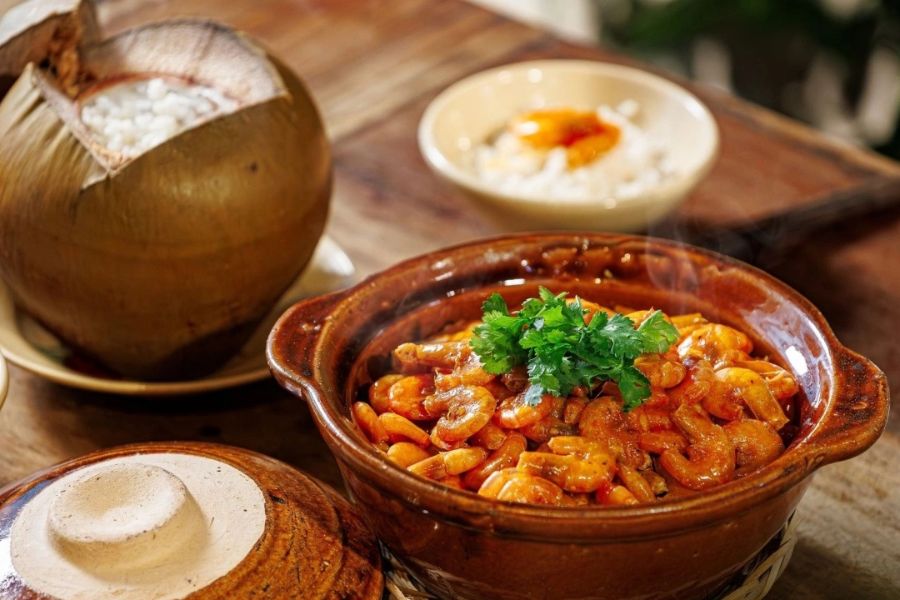 Coconut Rice with Stir-Fried Shrimp - Mekong Delta food