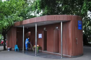 toilets in vietnam - public toilet
