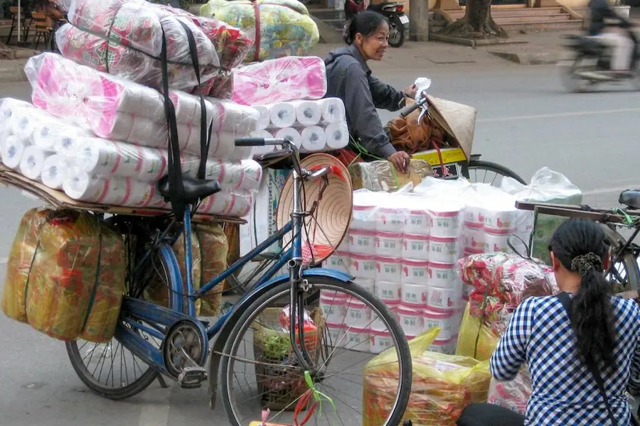 toilets in vietnam - toilet paper
