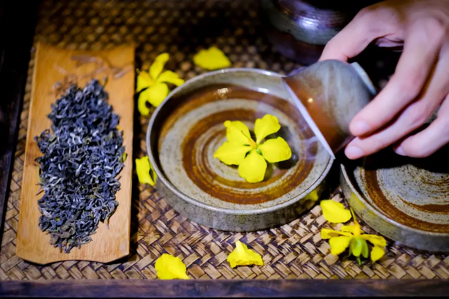 hien tra nhi do mai tea meditation in vietnam