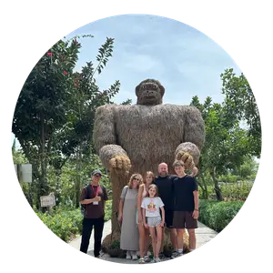 happy customers during vietnam vacation packages 1